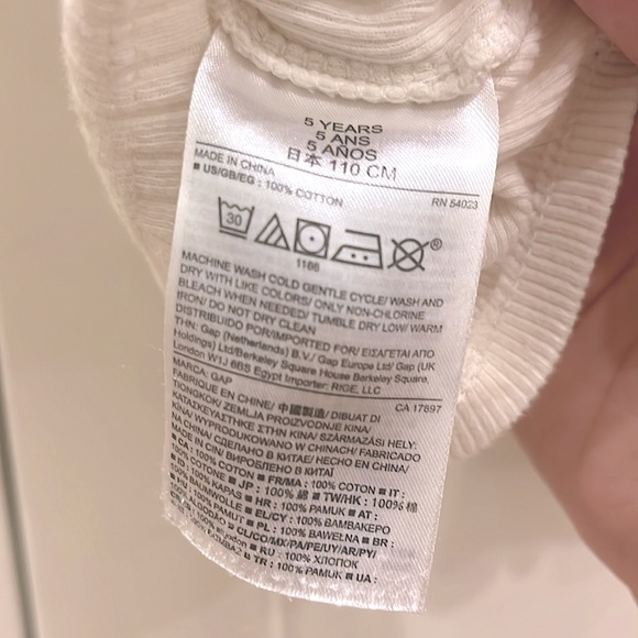 2/$15 Gap kids Peter Pan collar all cotton 5T long-sleeved ribbed cream shirt - Picture 4 of 5